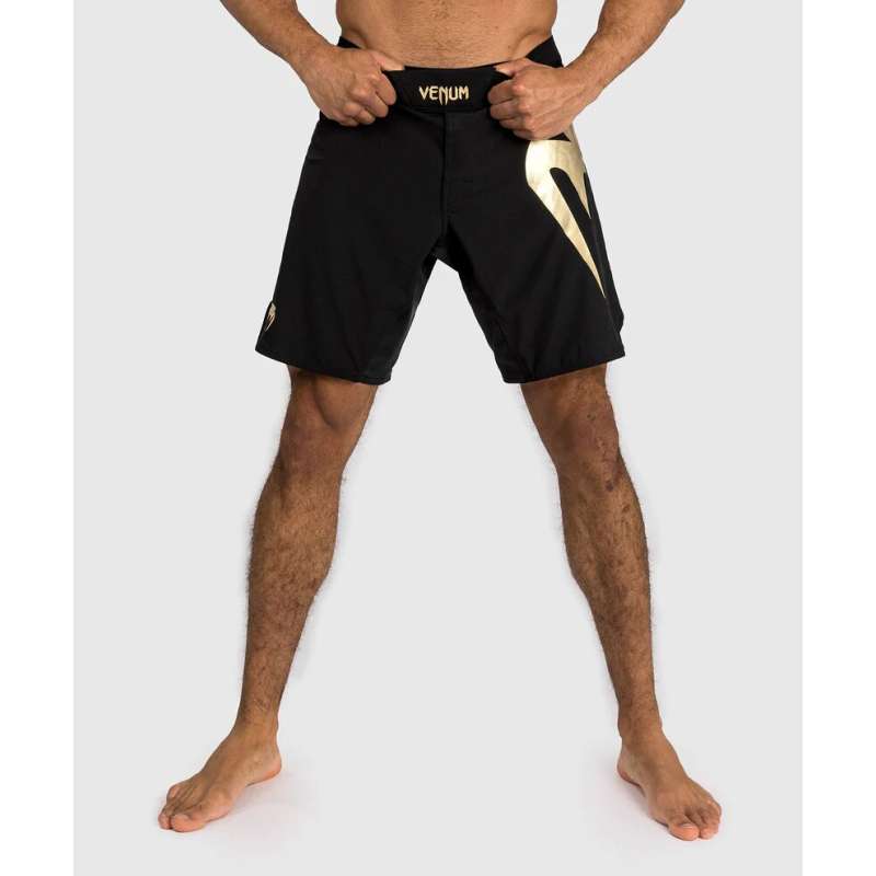 Pantaloncini da wrestling Venum light 5.0 nero oro