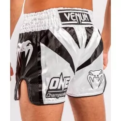 Pantaloncini Venum X One FC Muay Thai Bianco/Nero (5)