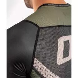 Rashguard MMA Venum one FC impact preto/khaki (6)